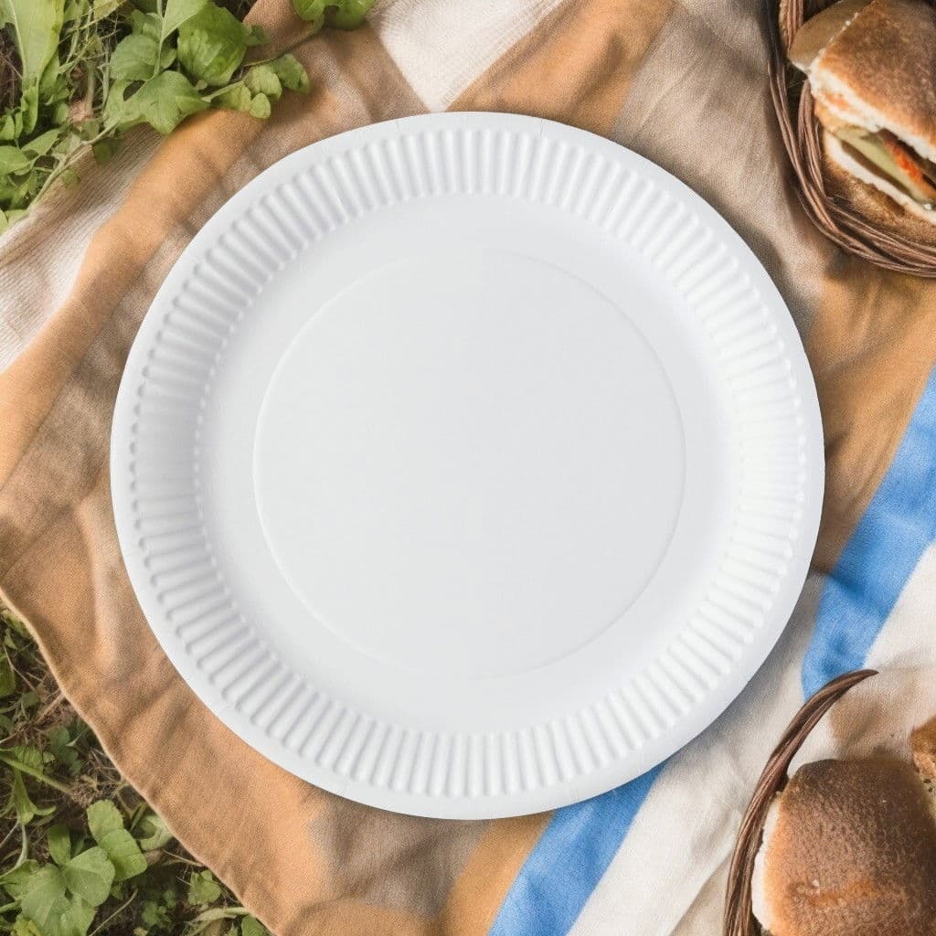 White Greenspirit Paper Plates (7") 2